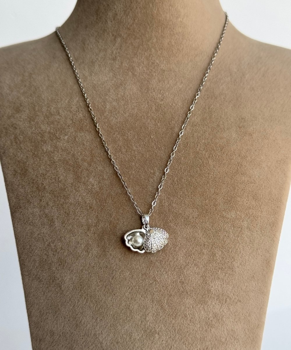 Çelik İstiridye Kolye