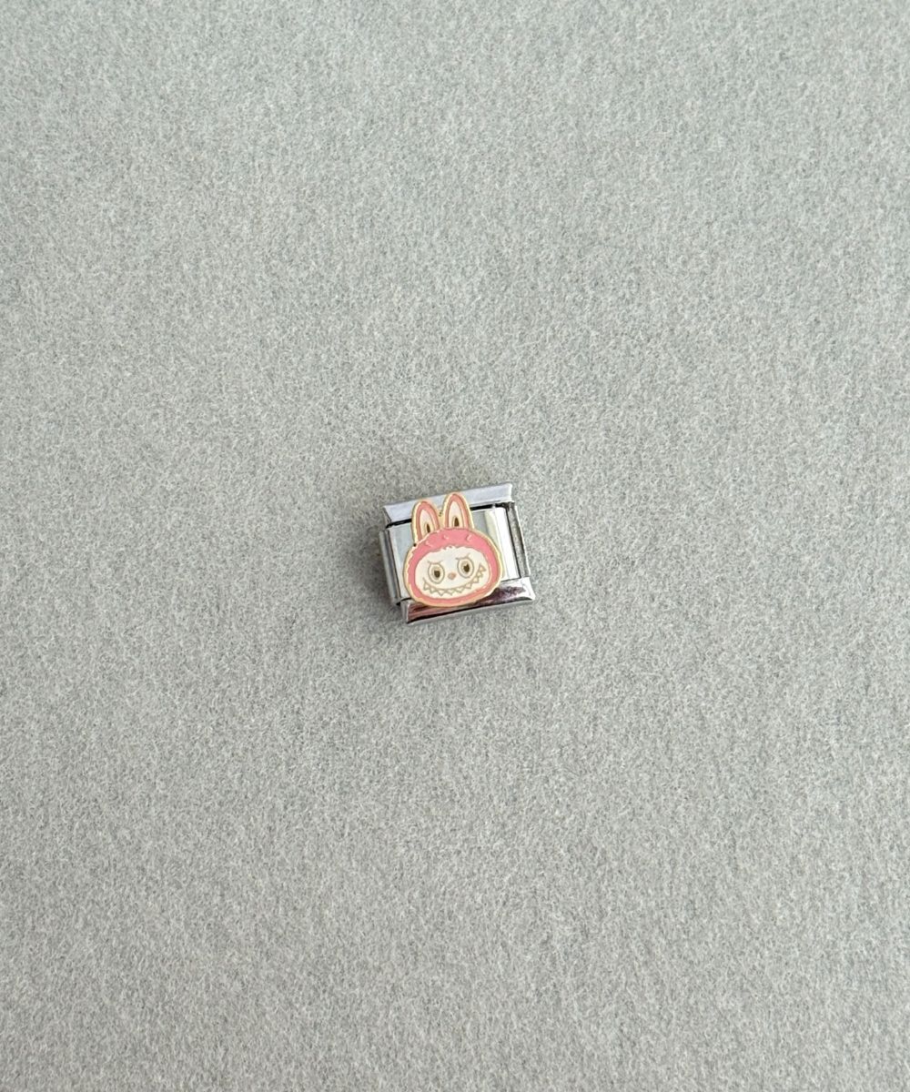 Çelik Pembe Labu Nomi Charm