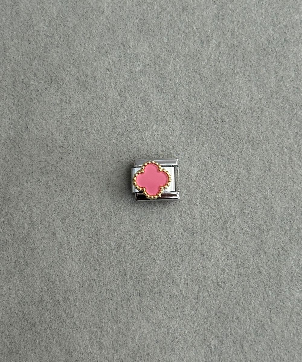 Nomi Pembe Yonca Charm