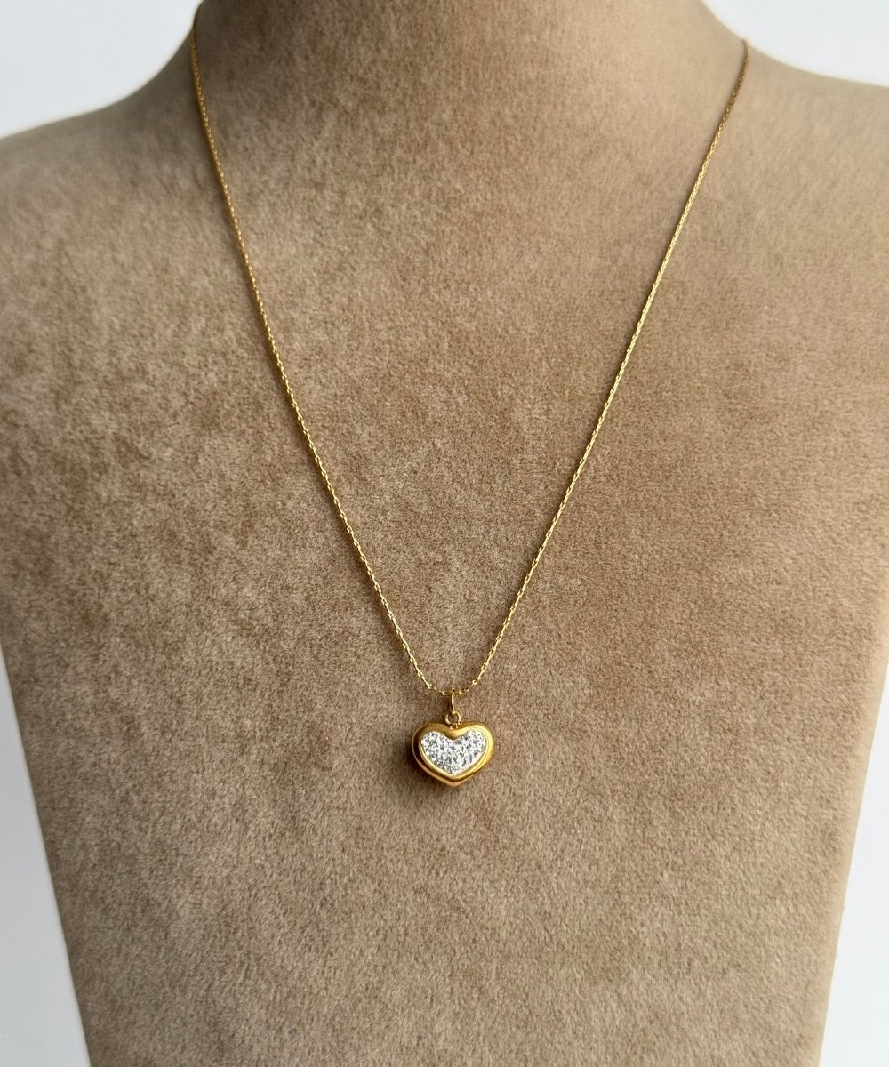 Çelik Zarif Taşlı Kalp Kolye