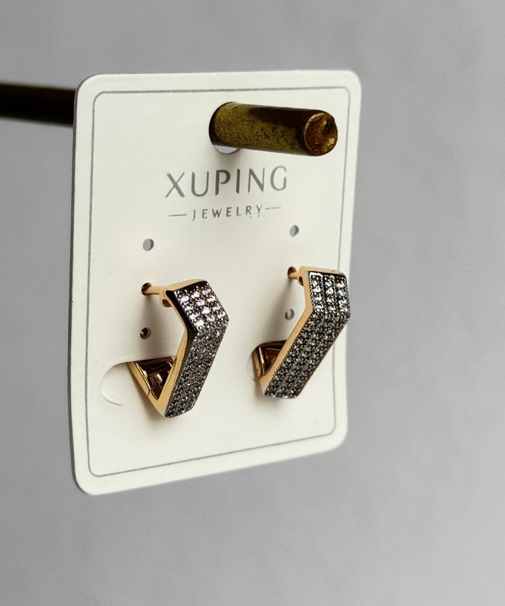 Xuping Taşlı Keskin Küpe