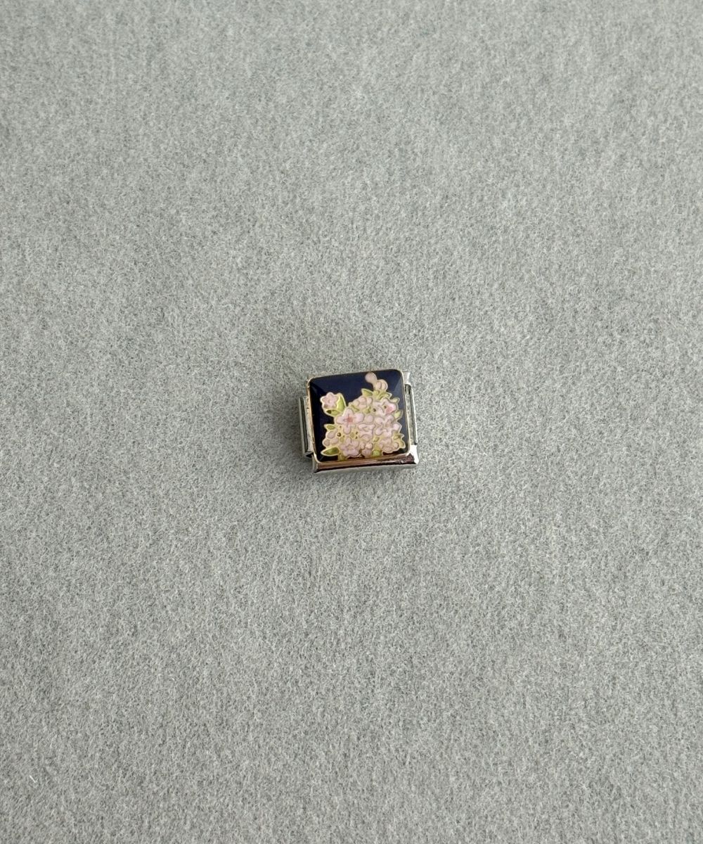 Çelik Sanatsal Pembe Gül Nomi Charm