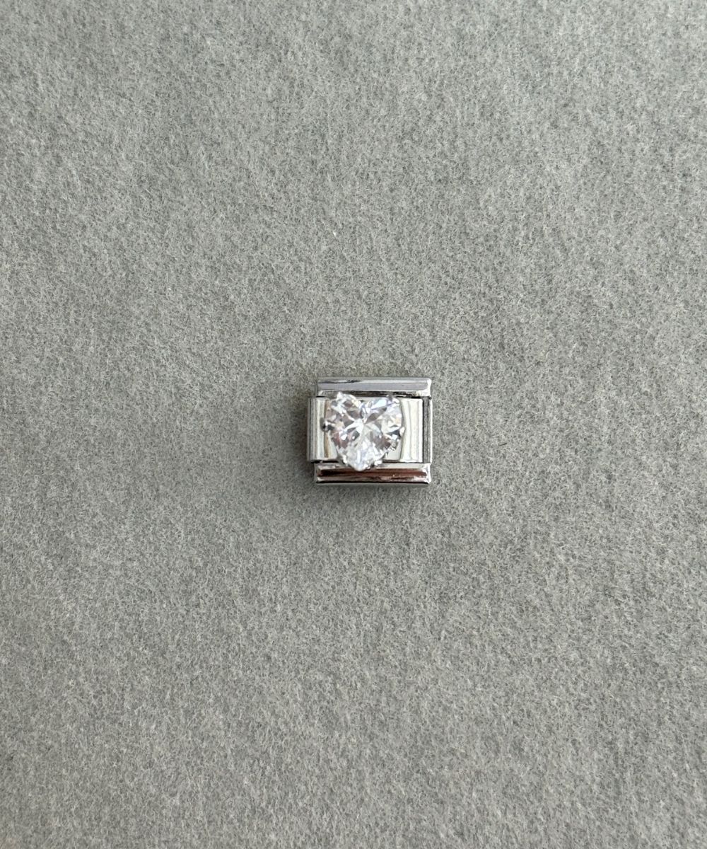 Nomi Kalp Taşlı Charm