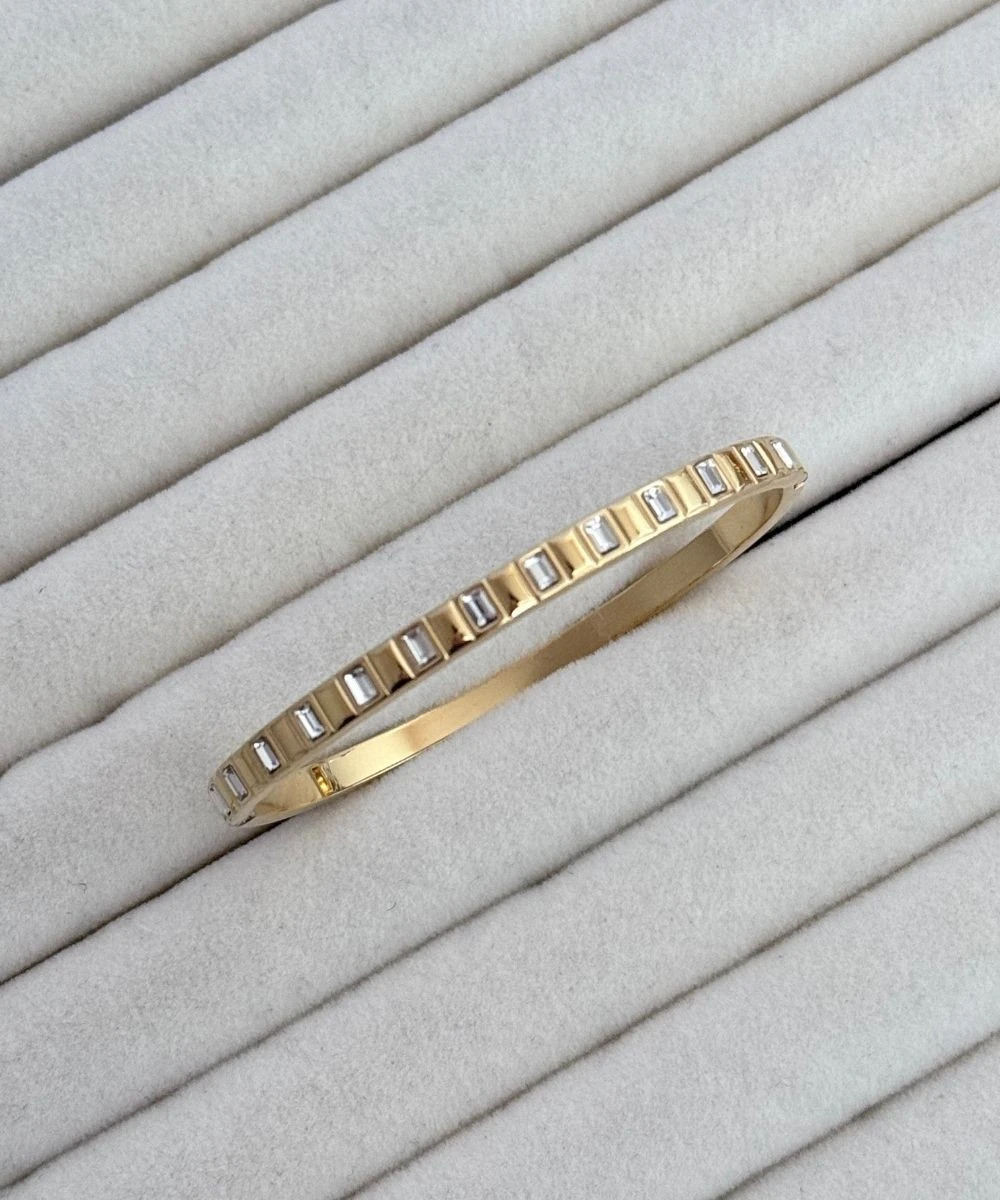 Çelik Minimal Kare Taşlı Kelepçe