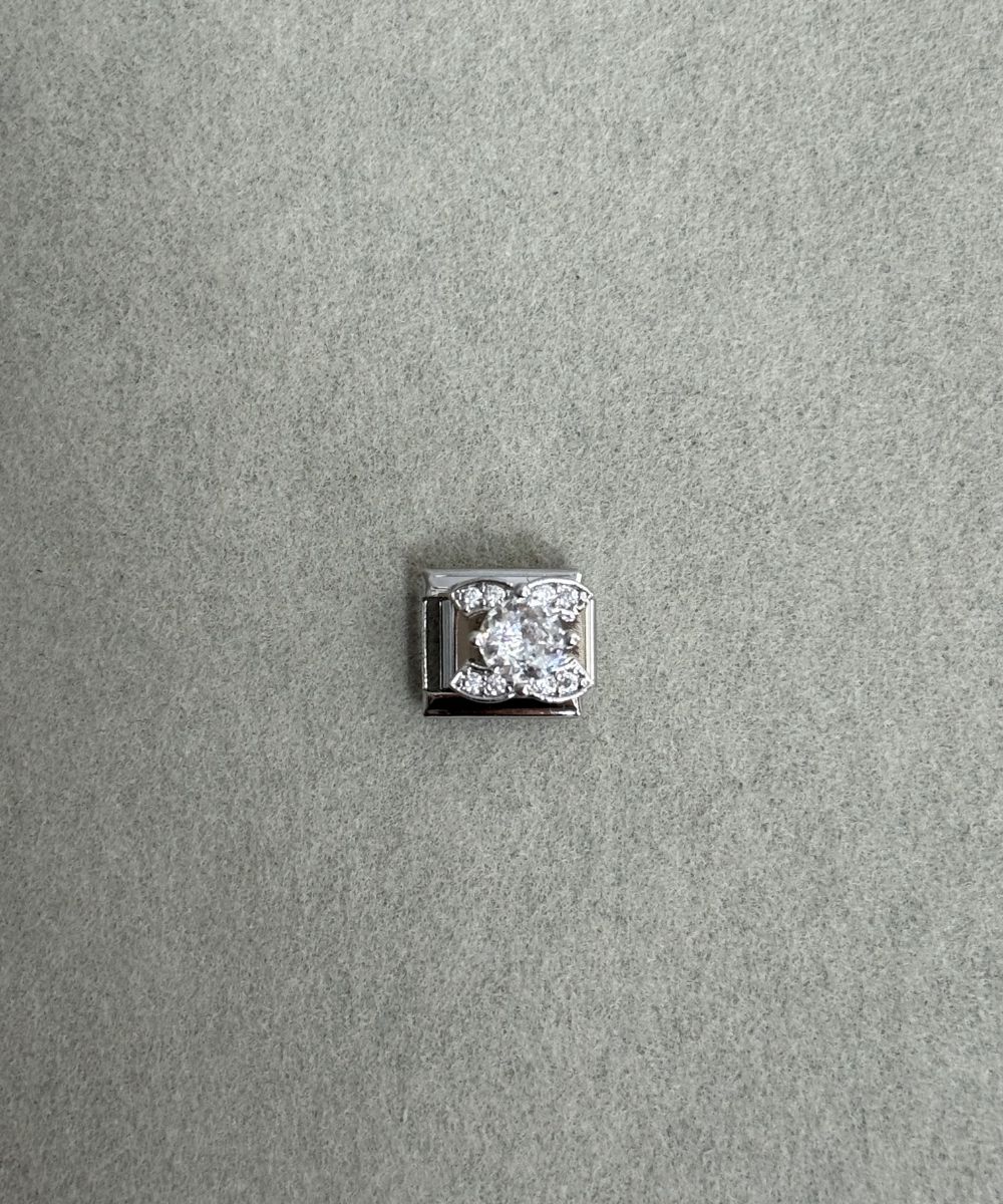 Nomi Şan Charm