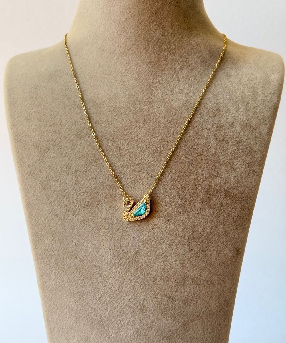 Çelik Mavi Taşlı Kuğü Kolye