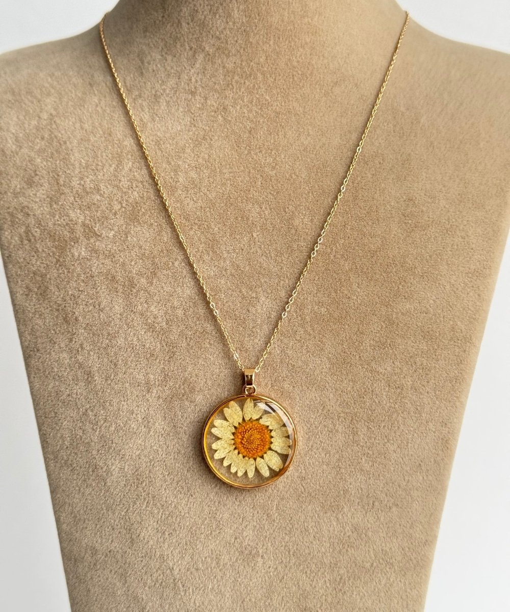 Çelik Beyaz Papatya Kolye