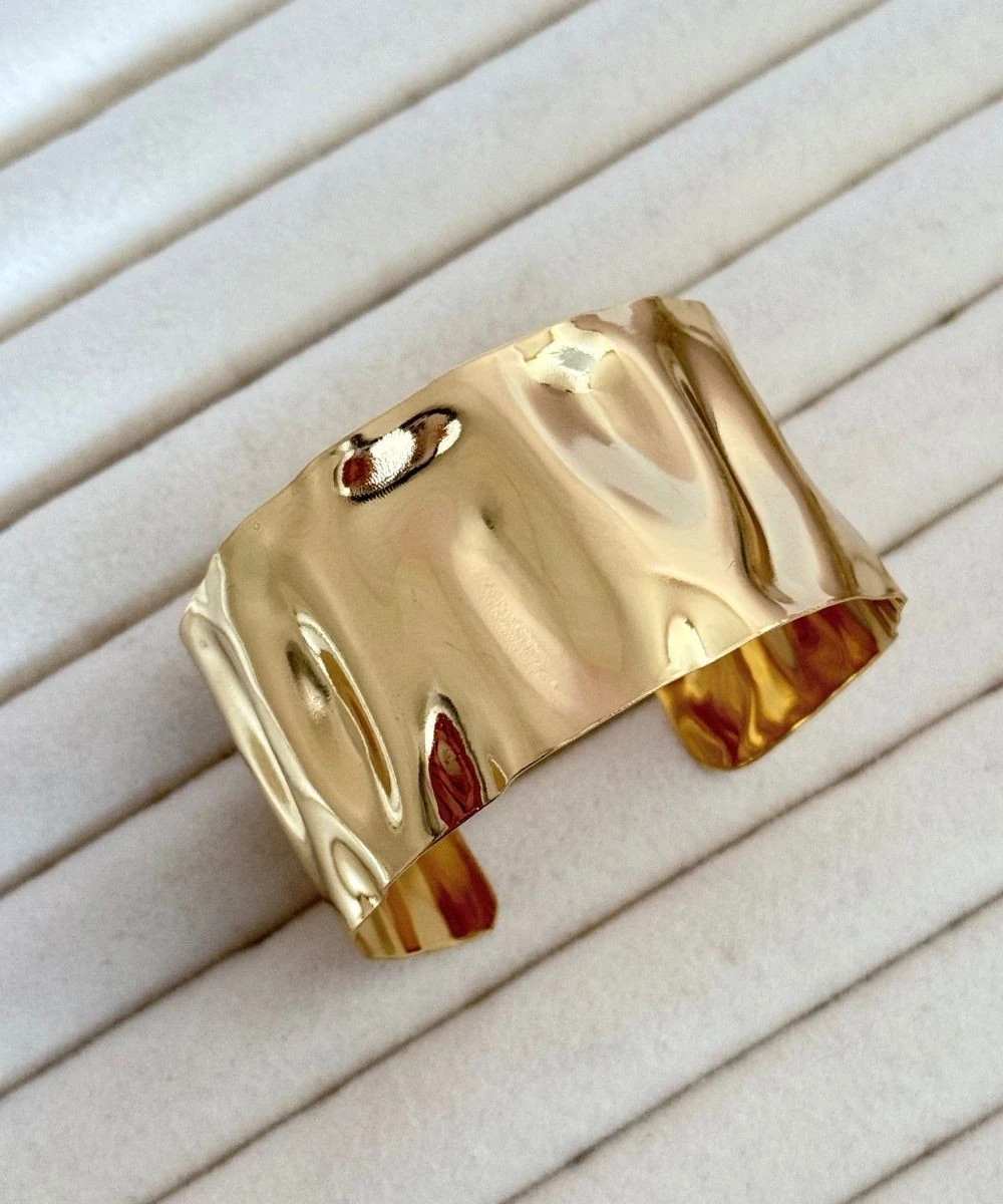 Çelik Çukur Desenli Gold Kelepçe