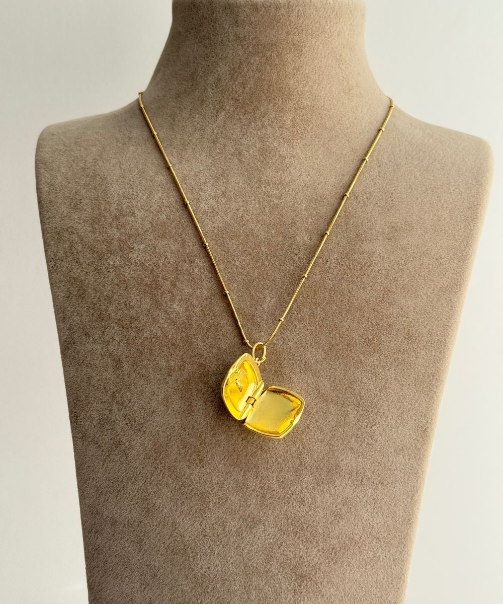 Çelik Göz Kapaklı Kolye