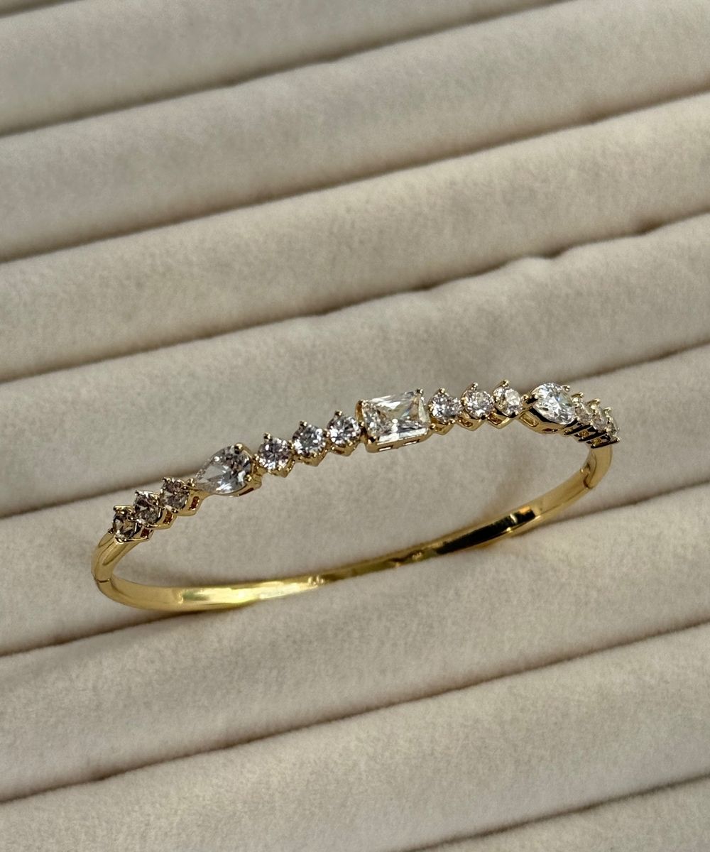 Xuping Taşlı Baget Gold Kelepçe