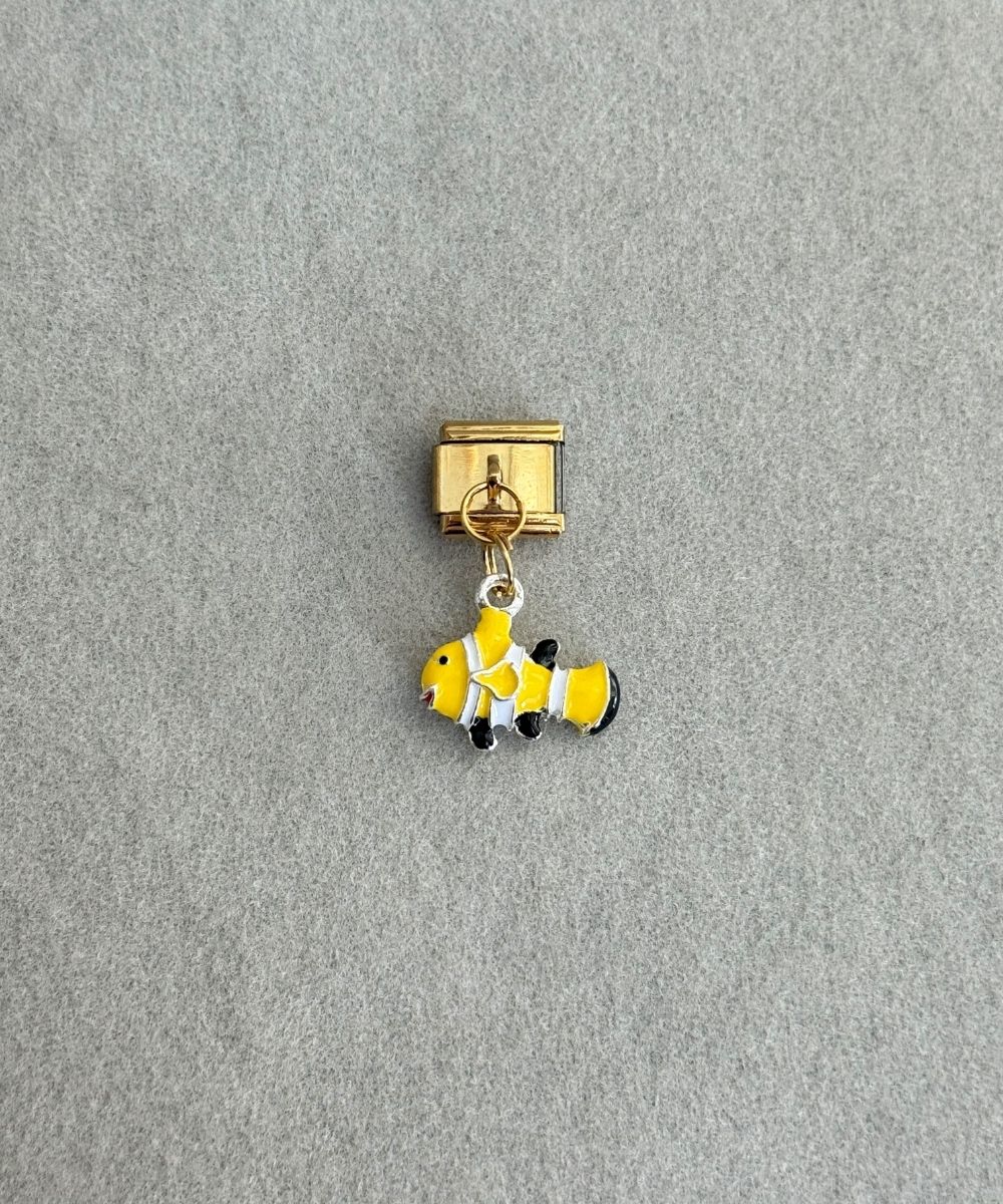 Nomi Balık Sarı Sallantılı Charm