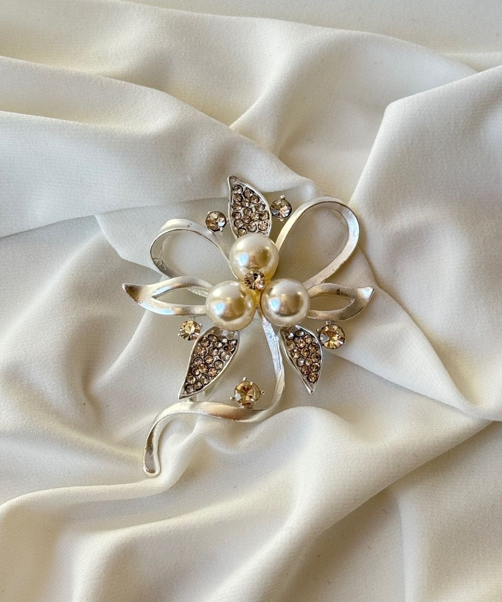 Vıp İncili Kurdale Çiçeği Broş