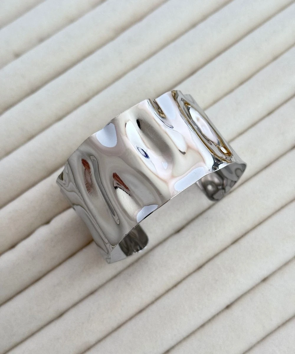 Çelik Kalın Çukur Desenli Silver Kelepçe