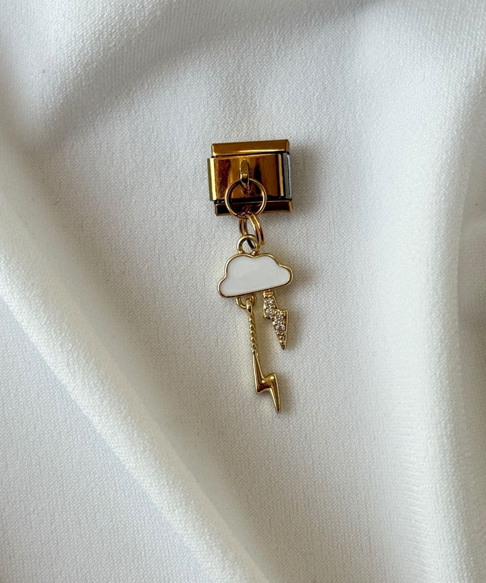 Nomi Sallantılı Beyaz Fırtına Charm