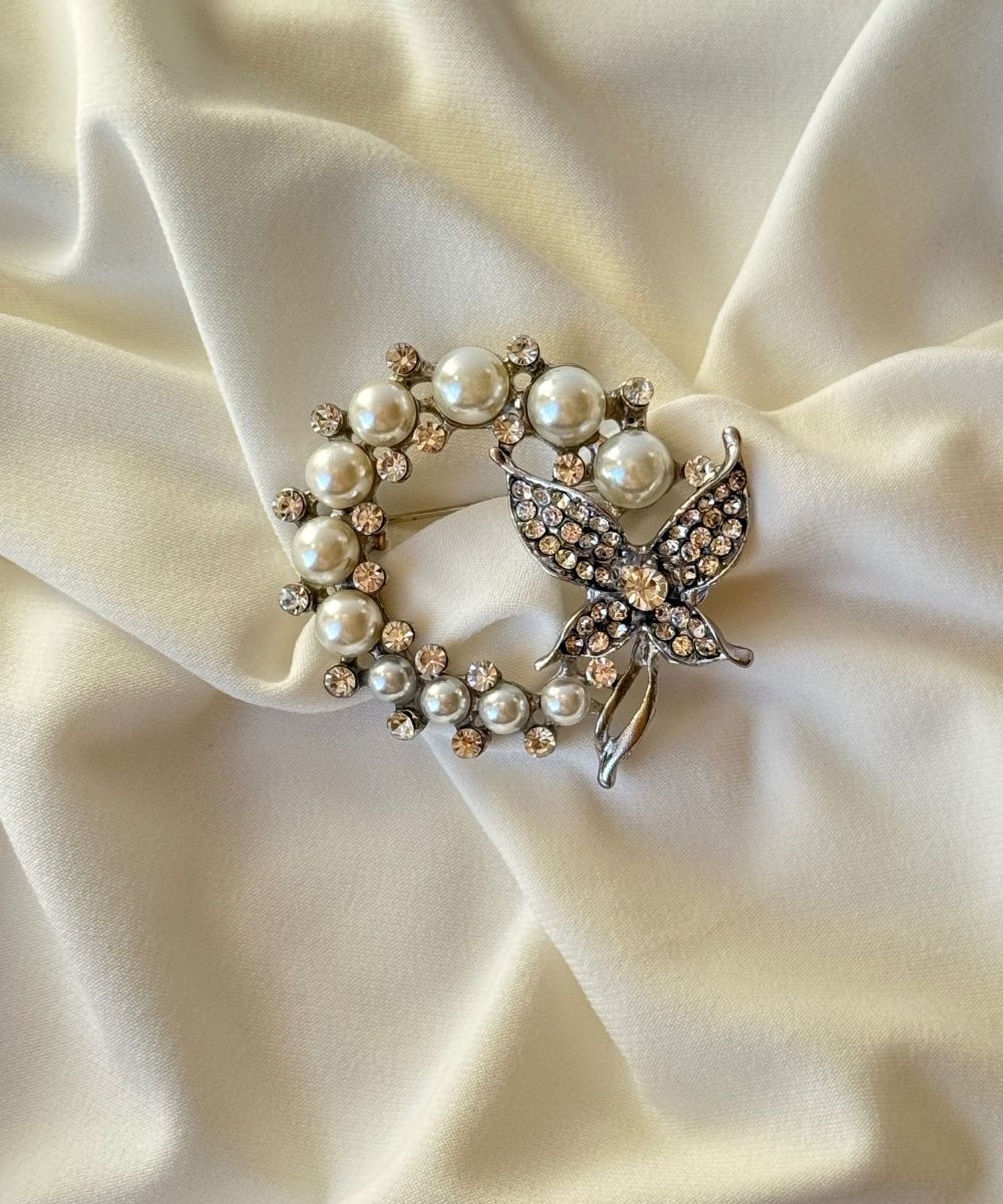 Vıp İncili Çember Kelebek Broş