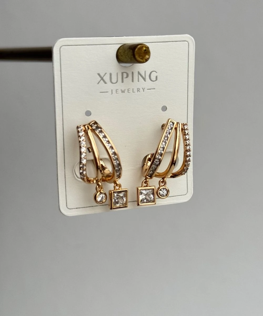 Xuping Kare Taşlı Küpe