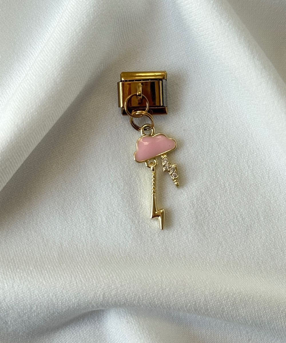 Nomi Sallantılı Pembe Fırtına Charm