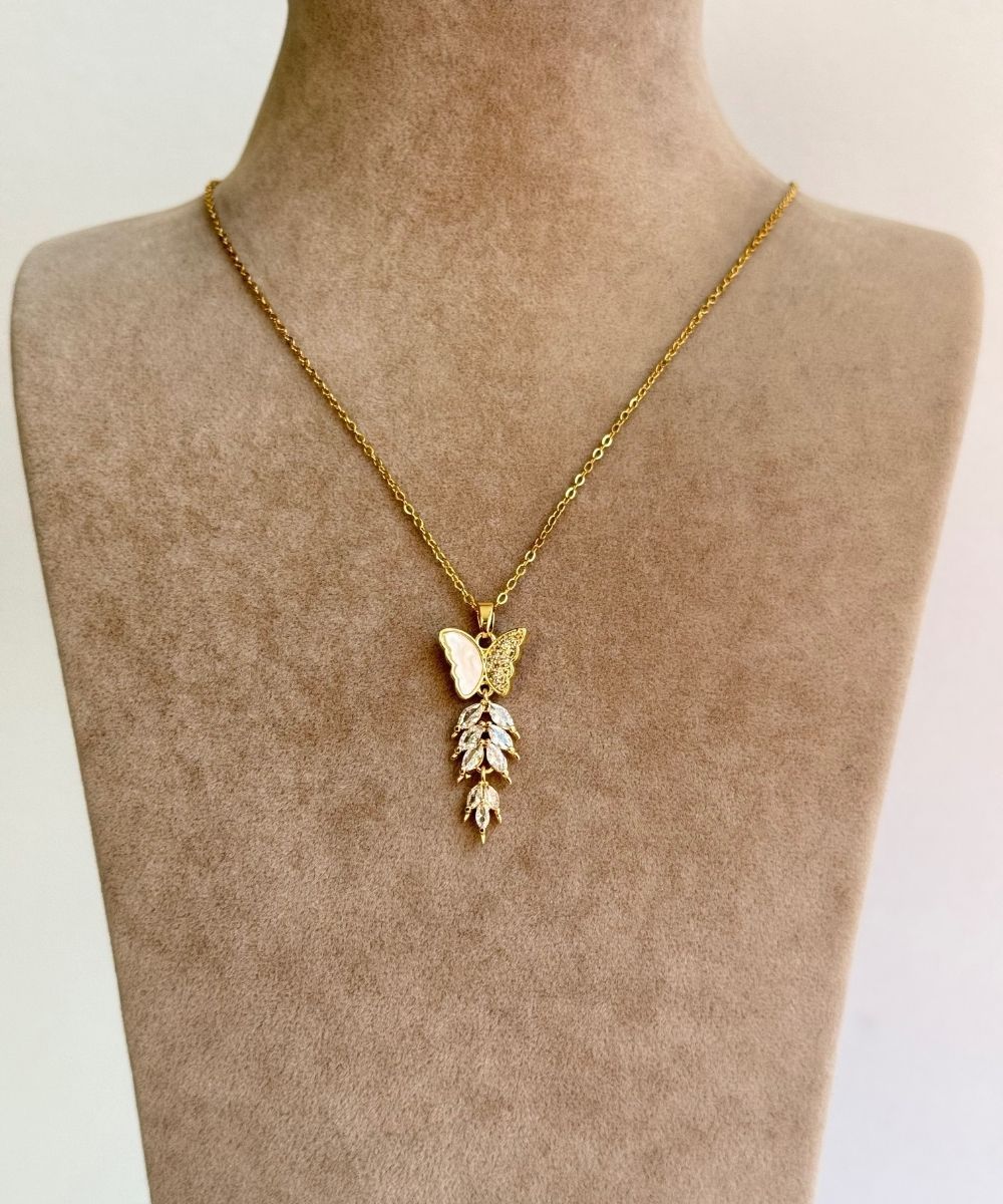 Çelik Yaprak Taşlı Kelebek Kolye