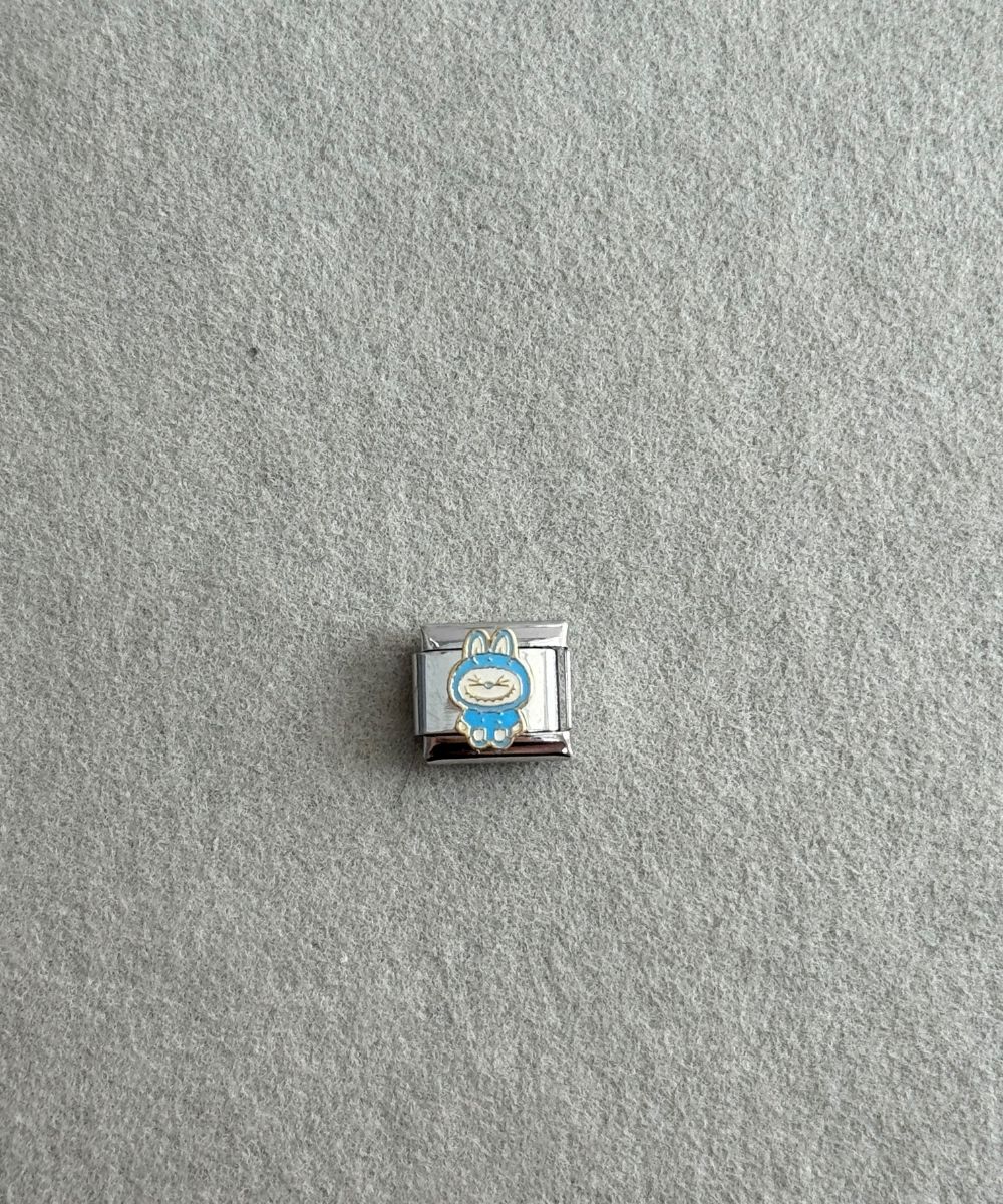 Nomi Mavi Labu Charm