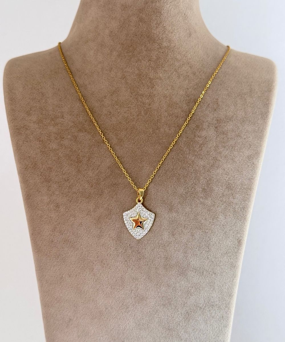 Çelik Parıltılı Yıldız Kalkan Kolye