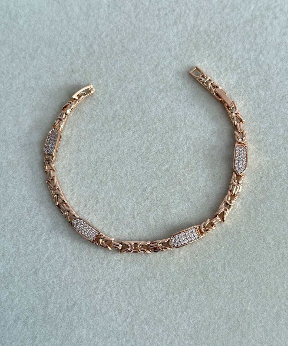 Xuping Bölümlü Taşlı Beşgen Bileklik