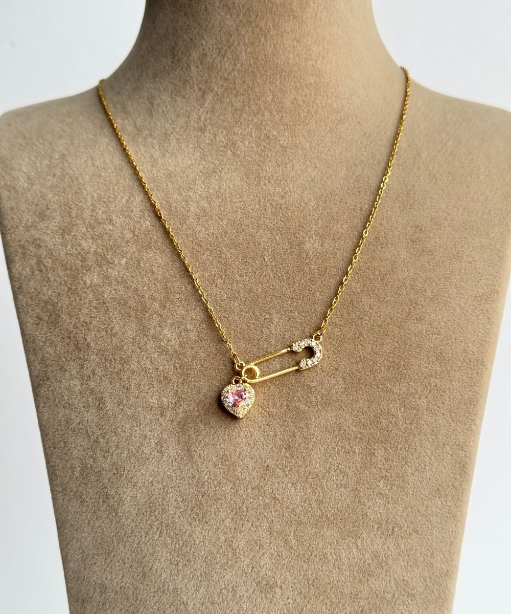 Çelik Kalp Çengel İğneli Kolye