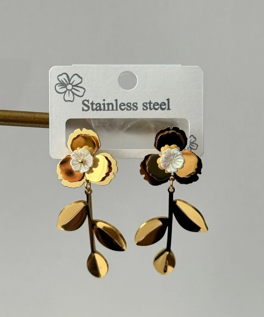 Çelik 2'Li Sallantılı Beyaz Gül Gold Küpe