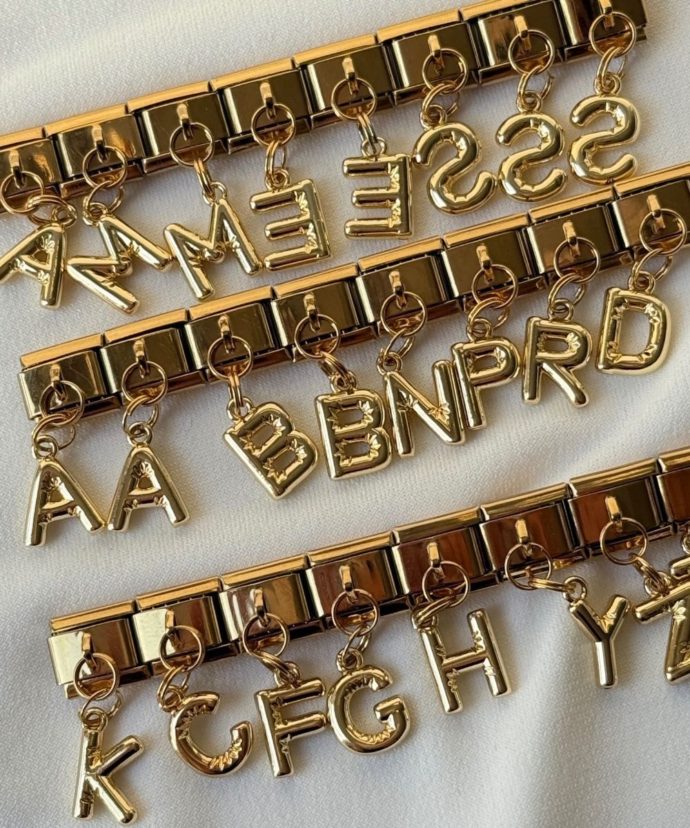 Nomi Sallantılı Harf Gold Charm