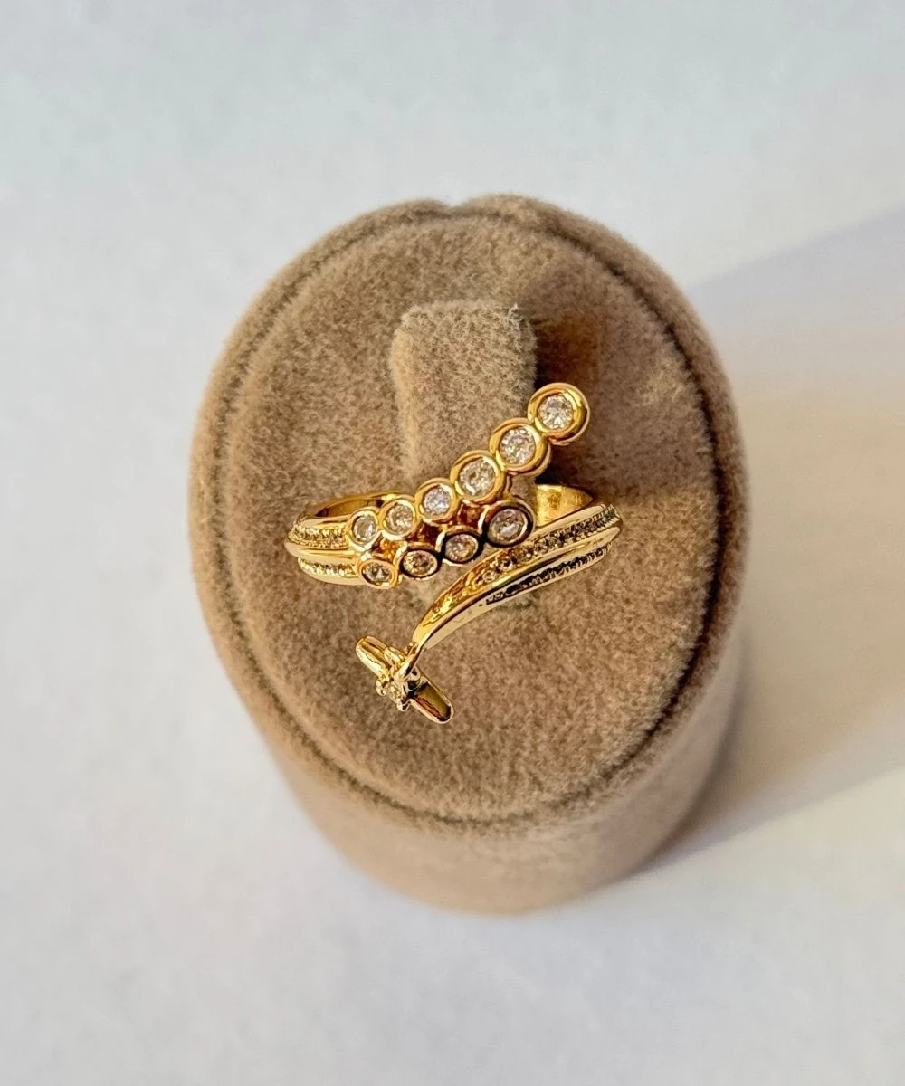 Xuping Taşlı Yükselen Şerit Ayarlamalı Yüzük