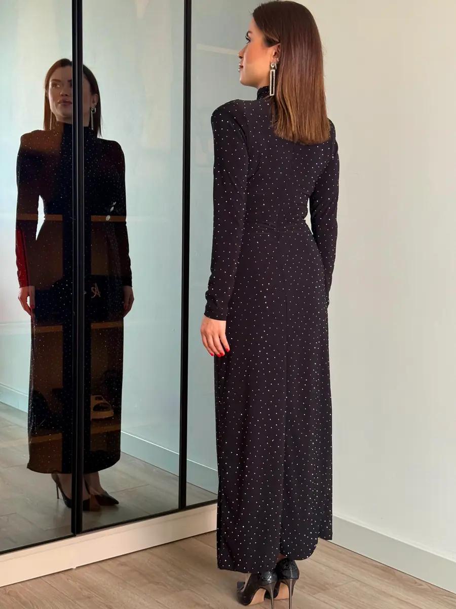 Taşlı Düğme Detaylı Uzun Elbise