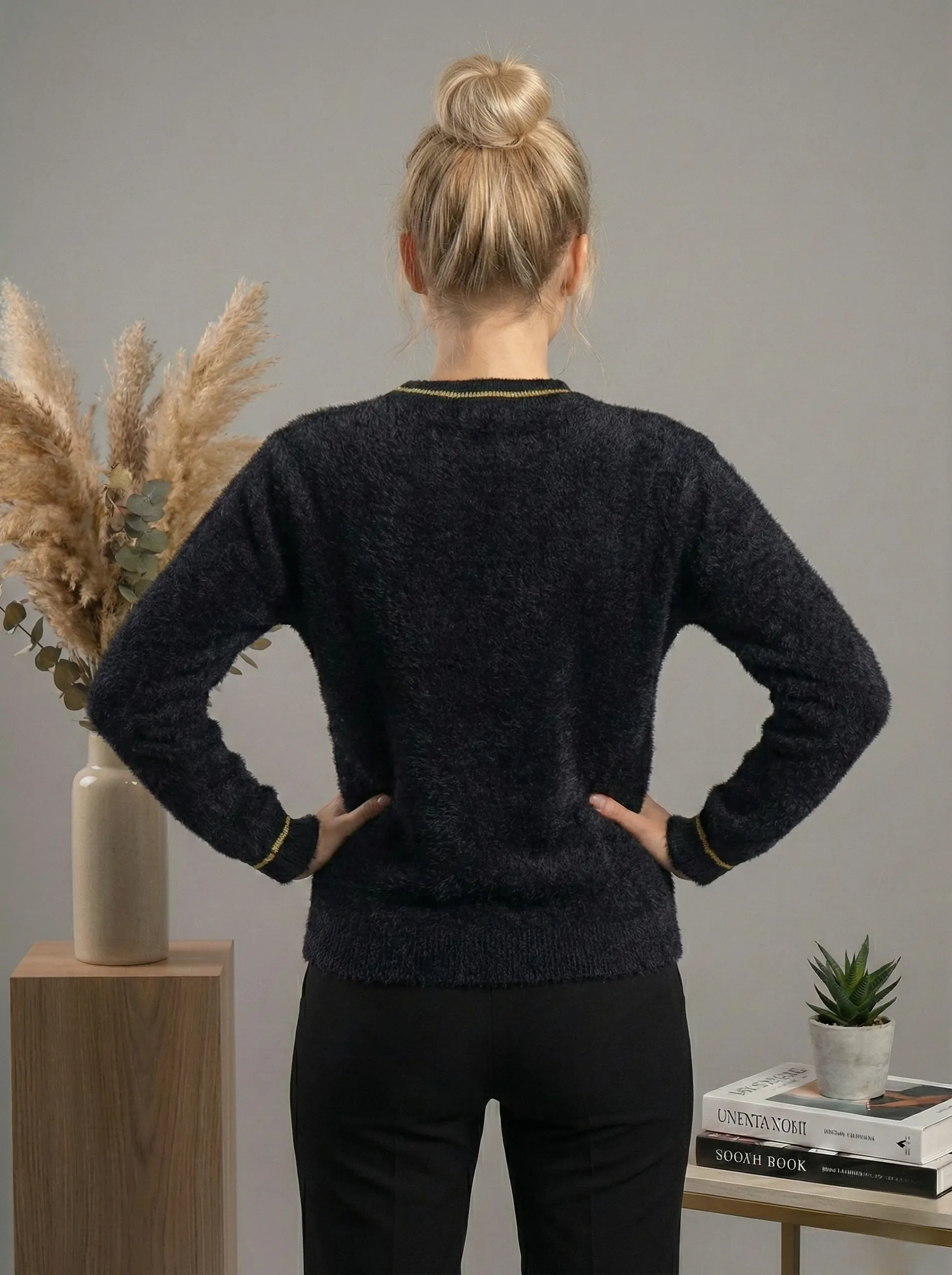 V Aksesuarlı Sakallı Kazak