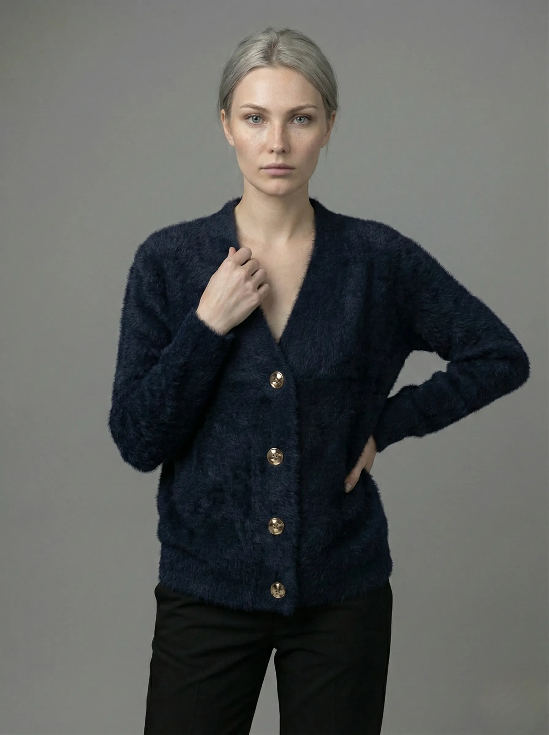 Düğme Detaylı Yumoş Sakallı Hırka