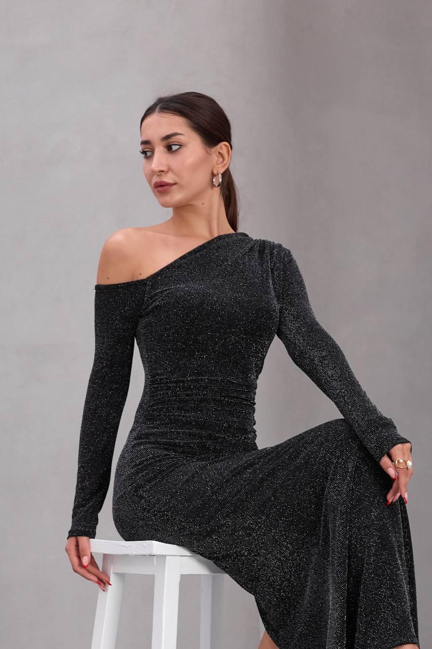 Düşük Omuz Simli Elbise