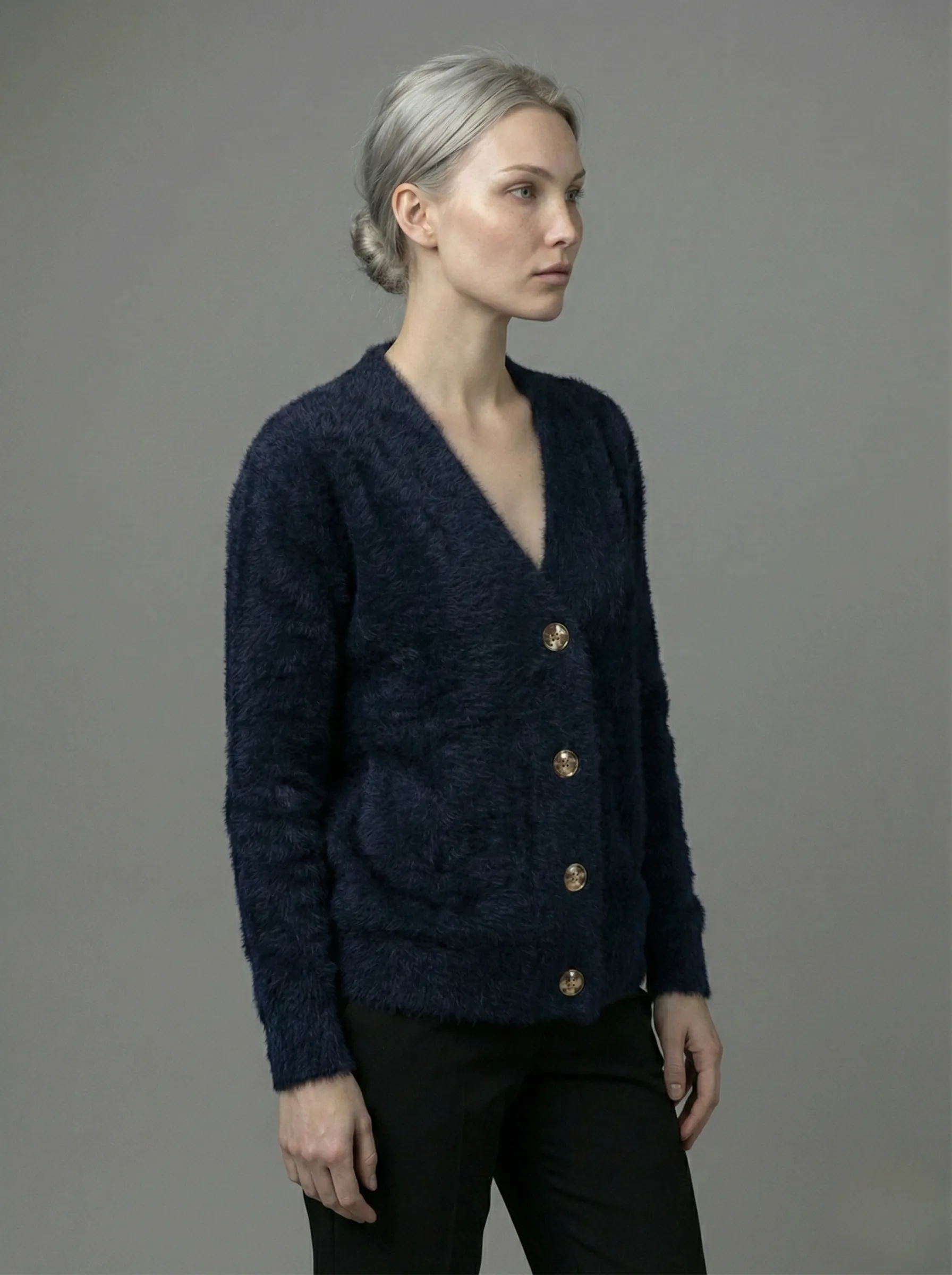 Düğme Detaylı Yumoş Sakallı Hırka