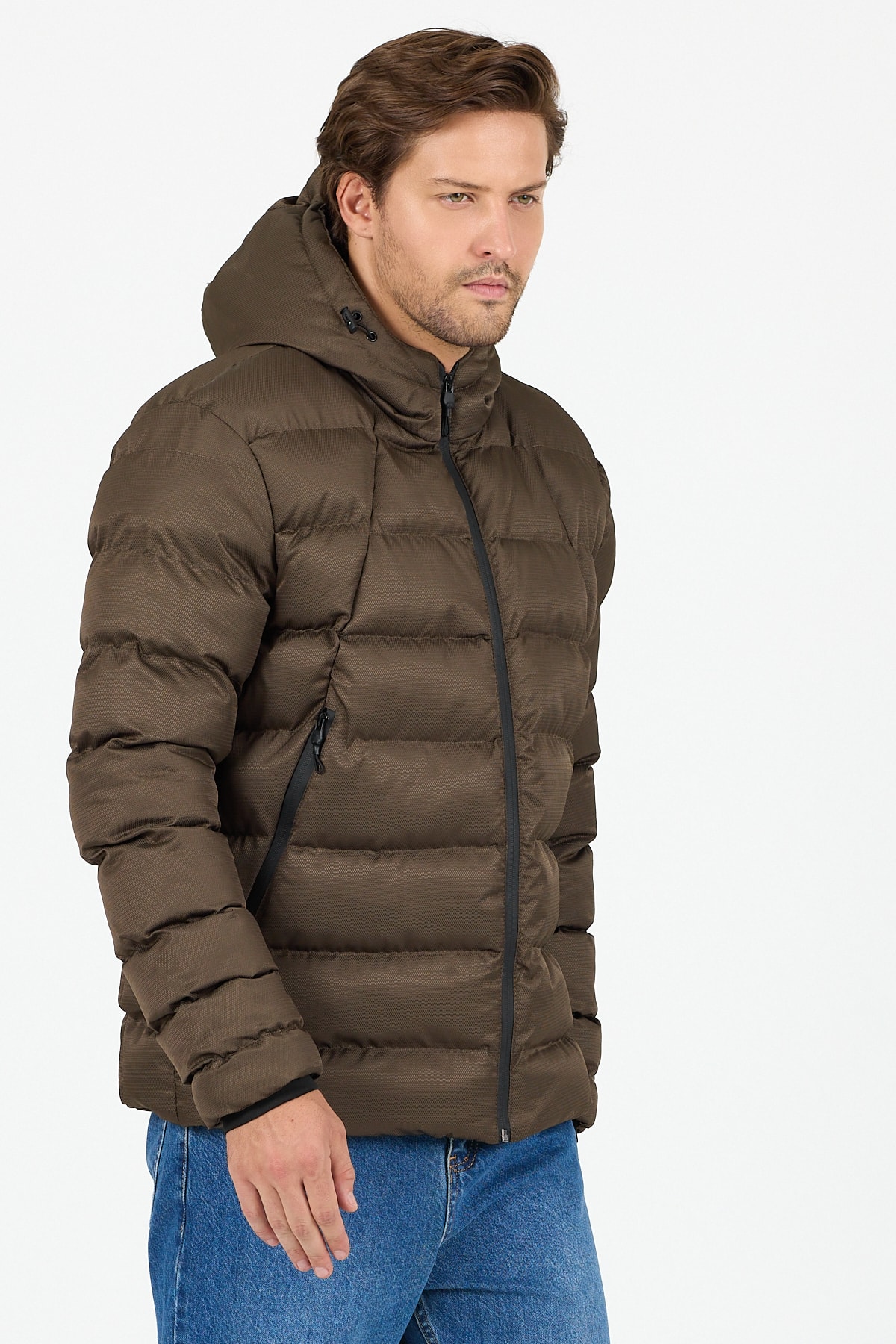 Regular Fit Kapüşonlu Rüzgara ve Suya Dayanıklı Erkek Şişme Mont - B8151