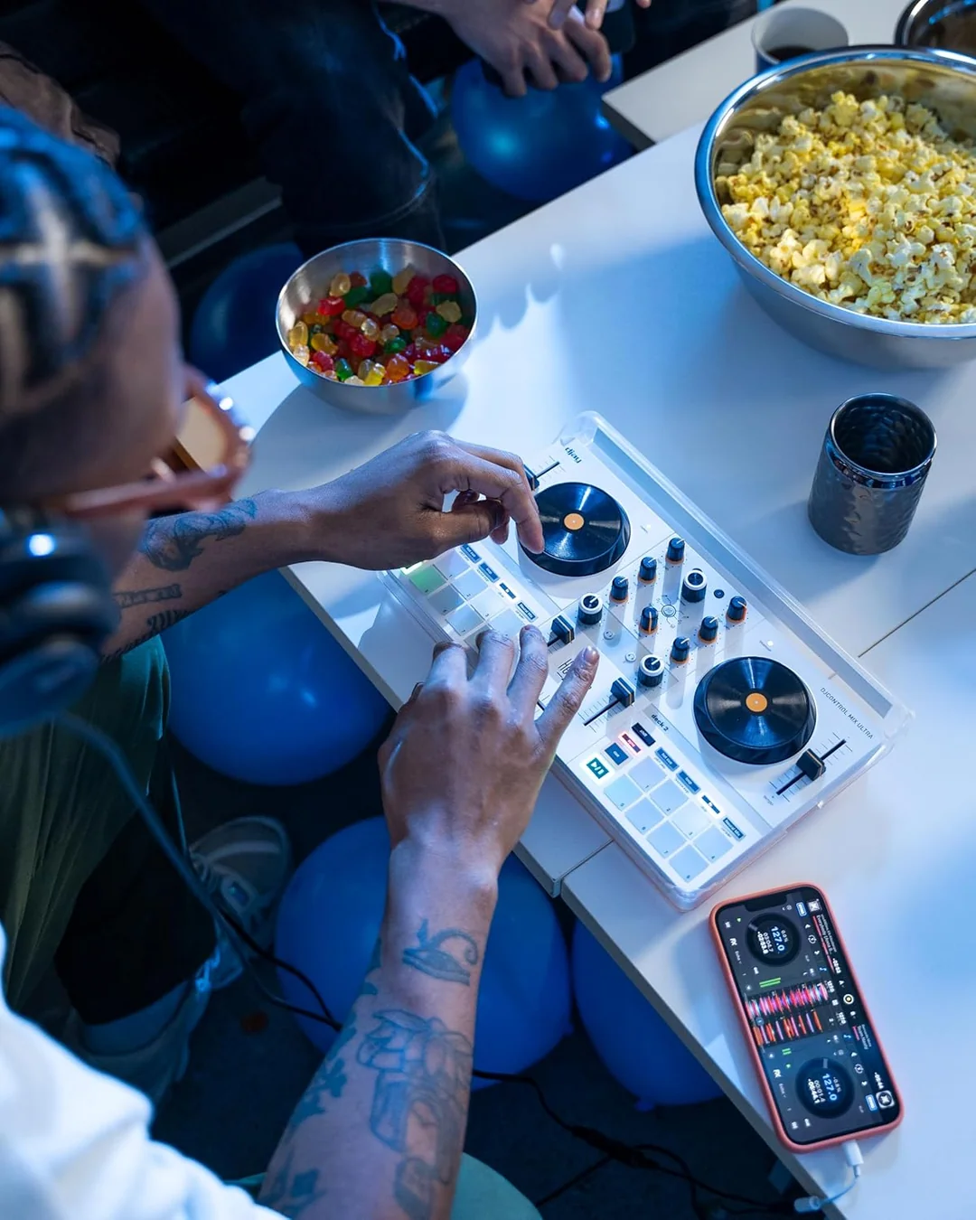 Bluetooth DJ Controller | DJControl Mix Ultra ile Özgür DJ'lik