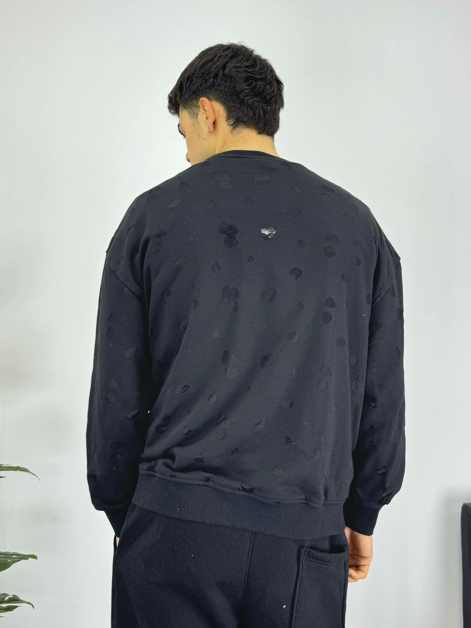 Yırtık Detaylı Siyah Sweatshirt 6521