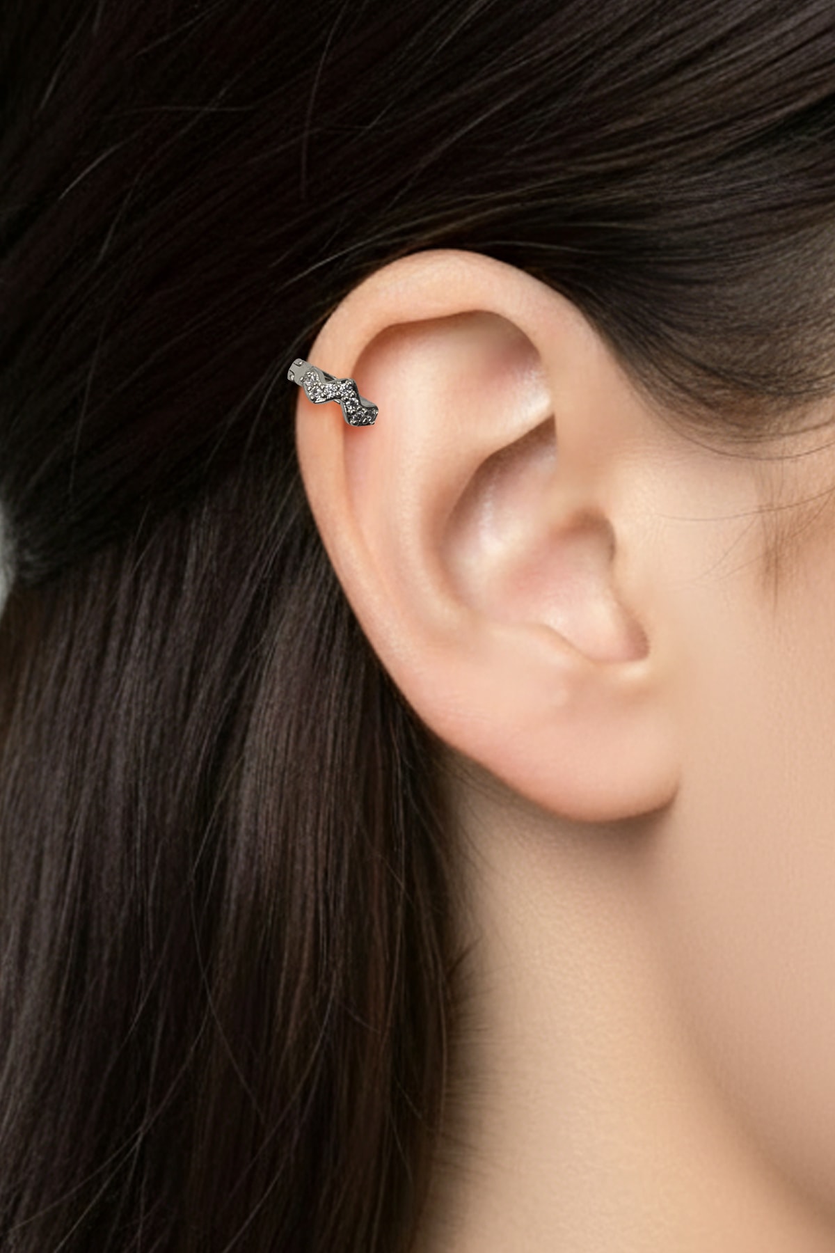 Minimal Zigzag Figürlü Zirkon Halka Piercing – Gümüş | Anti Alerjik, Rengi Solmaz