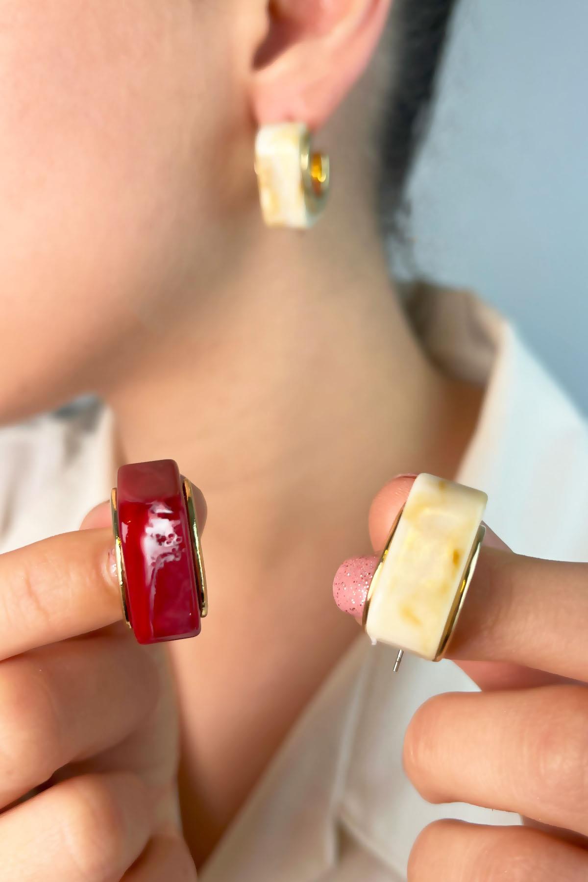 Mine Detaylı Kare Küpe - Bordo