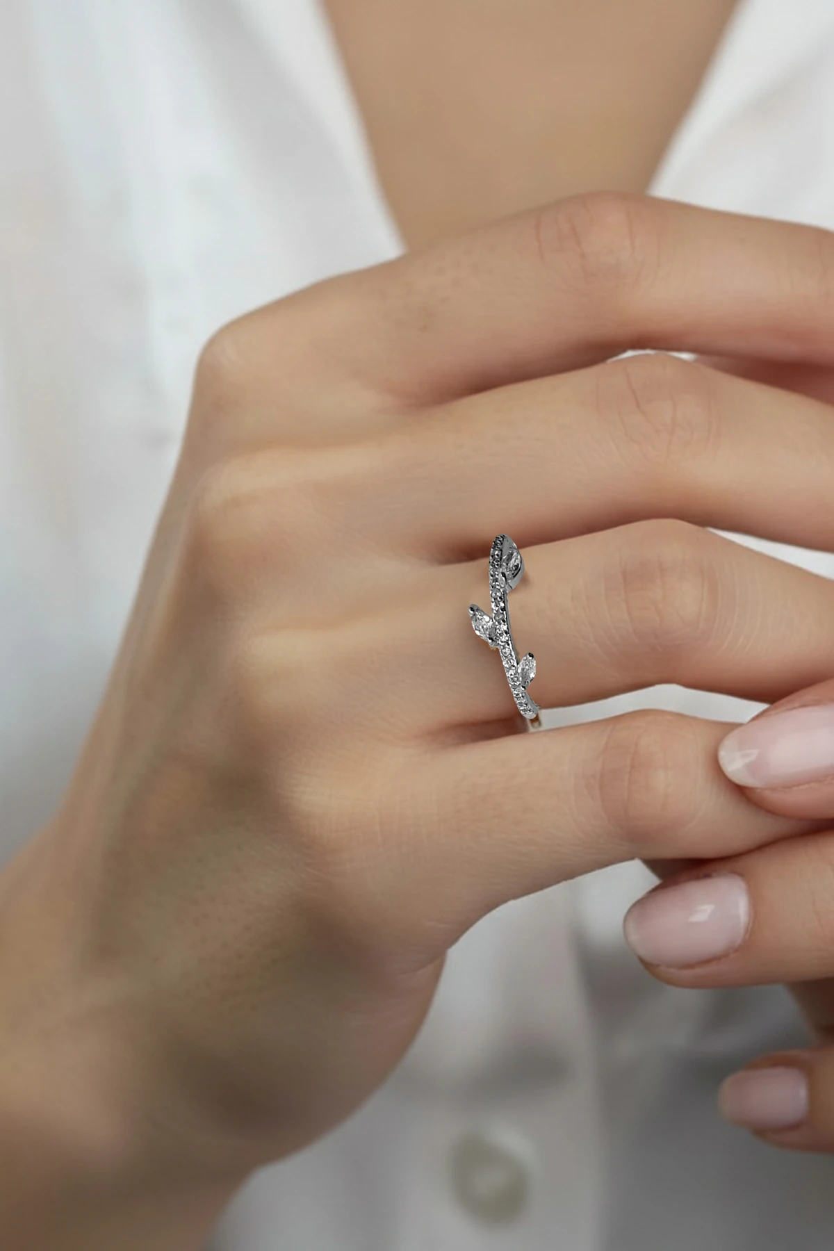 Zirkon Taşlı Yaprak Model Yüzük - Gümüş | Ayarlanabilir, Şık Tasarım