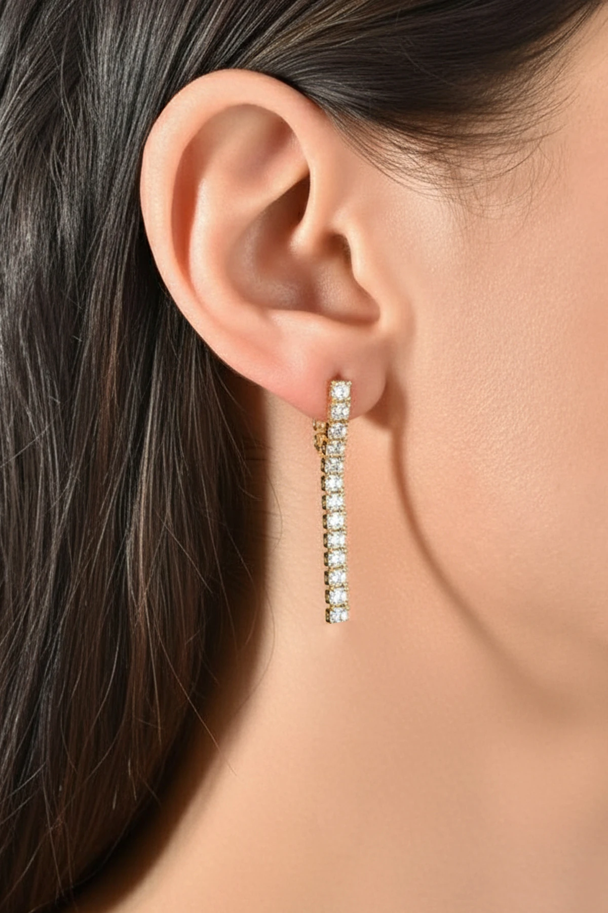 Baget Taş Sallantılı Gold Küpe - Işıltılı Zarif Tasarım