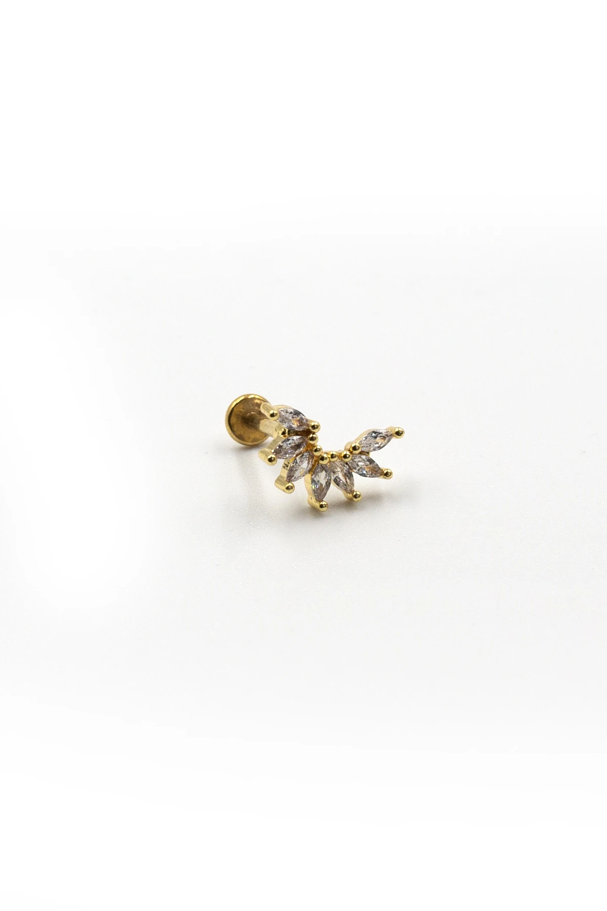 Çoklu Taş Detaylı Gold Tragus Piercing – Helix Uyumlu Anti Alerjik