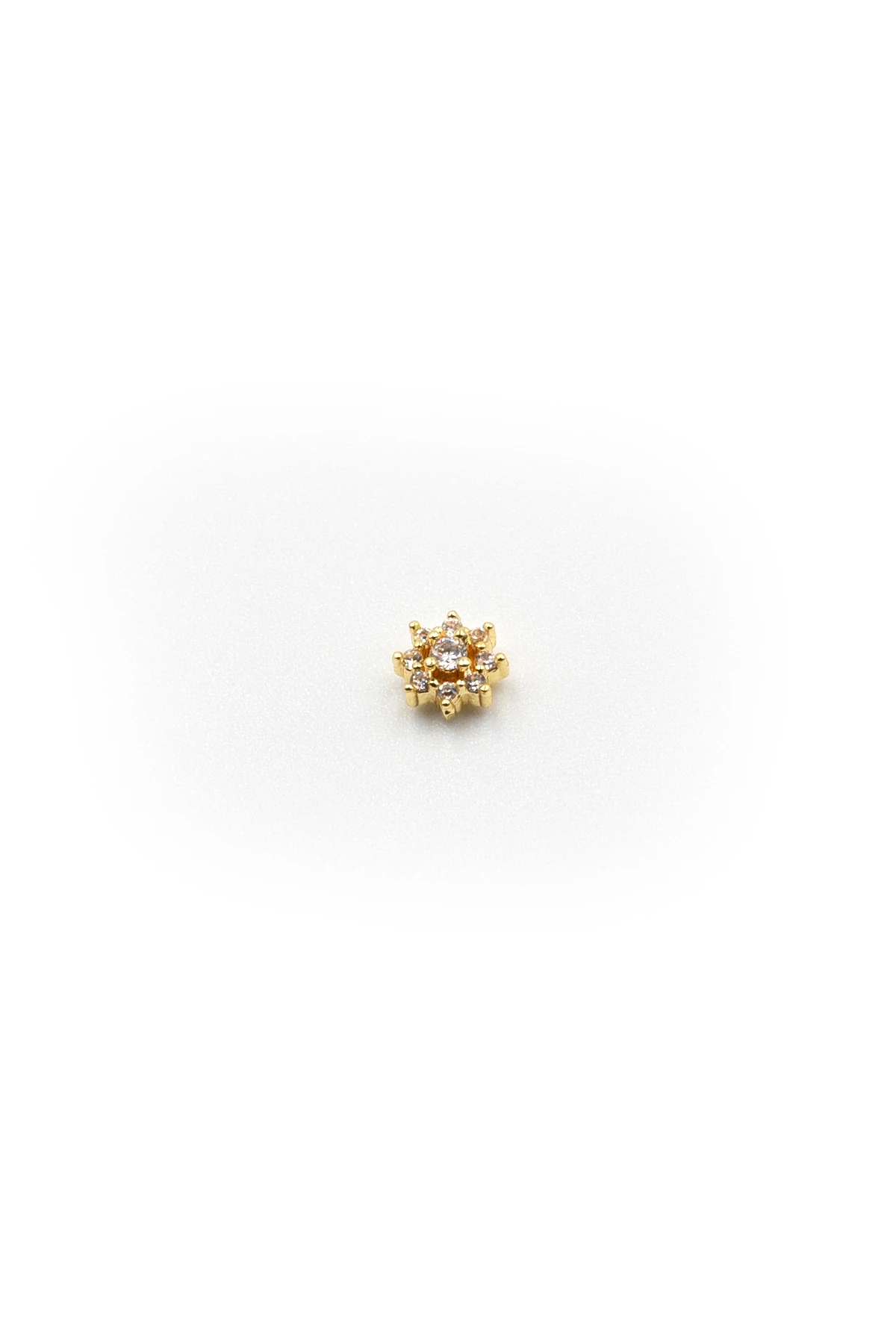 Gold Zirkon Taşlı Çiçek Tragus Helix Piercing - Anti Alerjik, Kararma Yapmaz