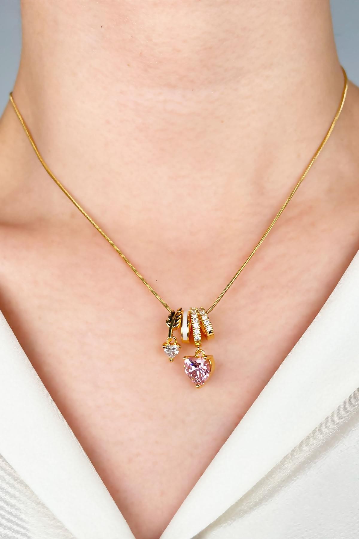 Pembe Kalp Uçlu Charm Çelik Kolye - Gold