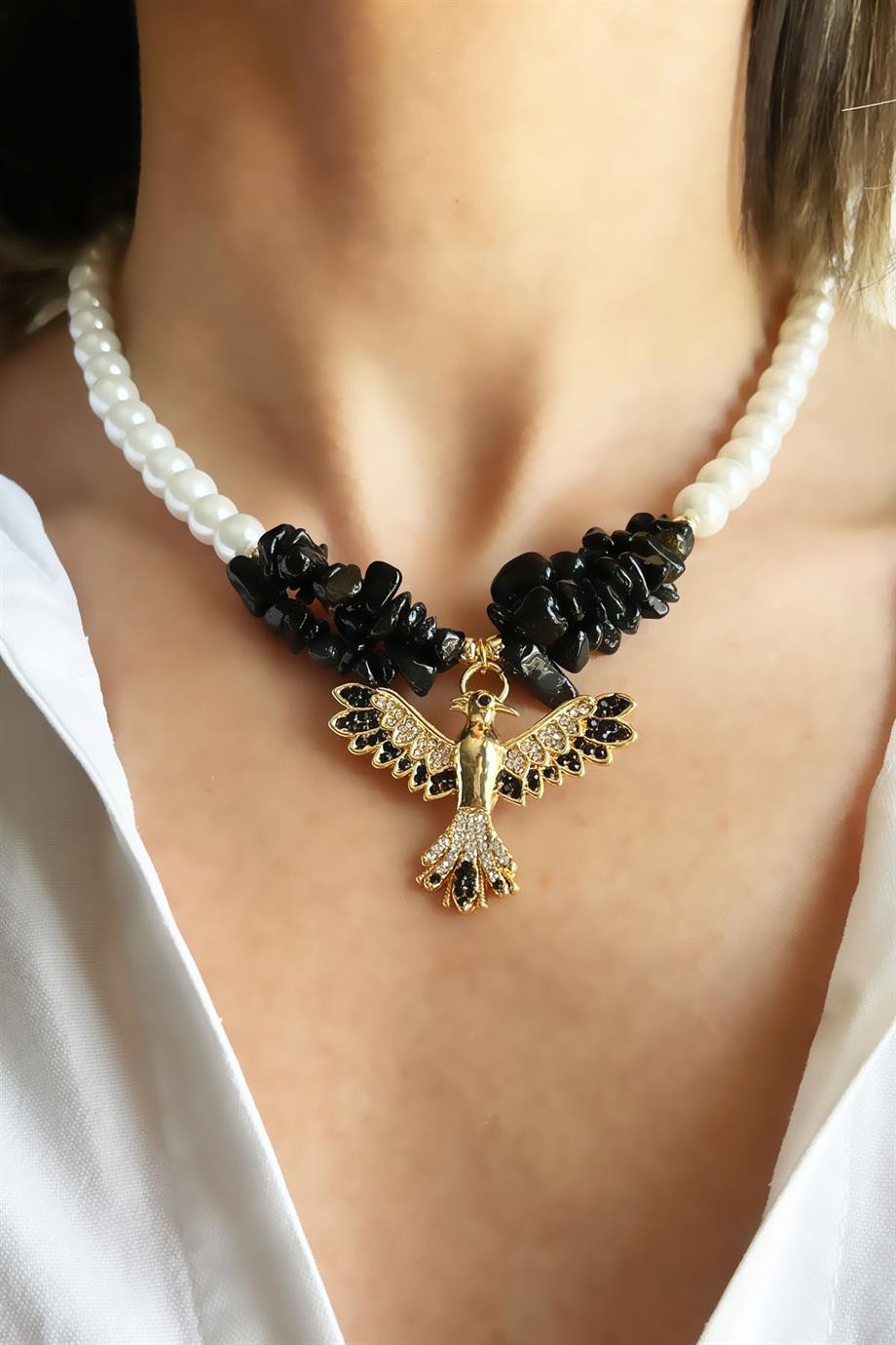Broken Natural Stone Phoenix Detailed Pearl Necklace