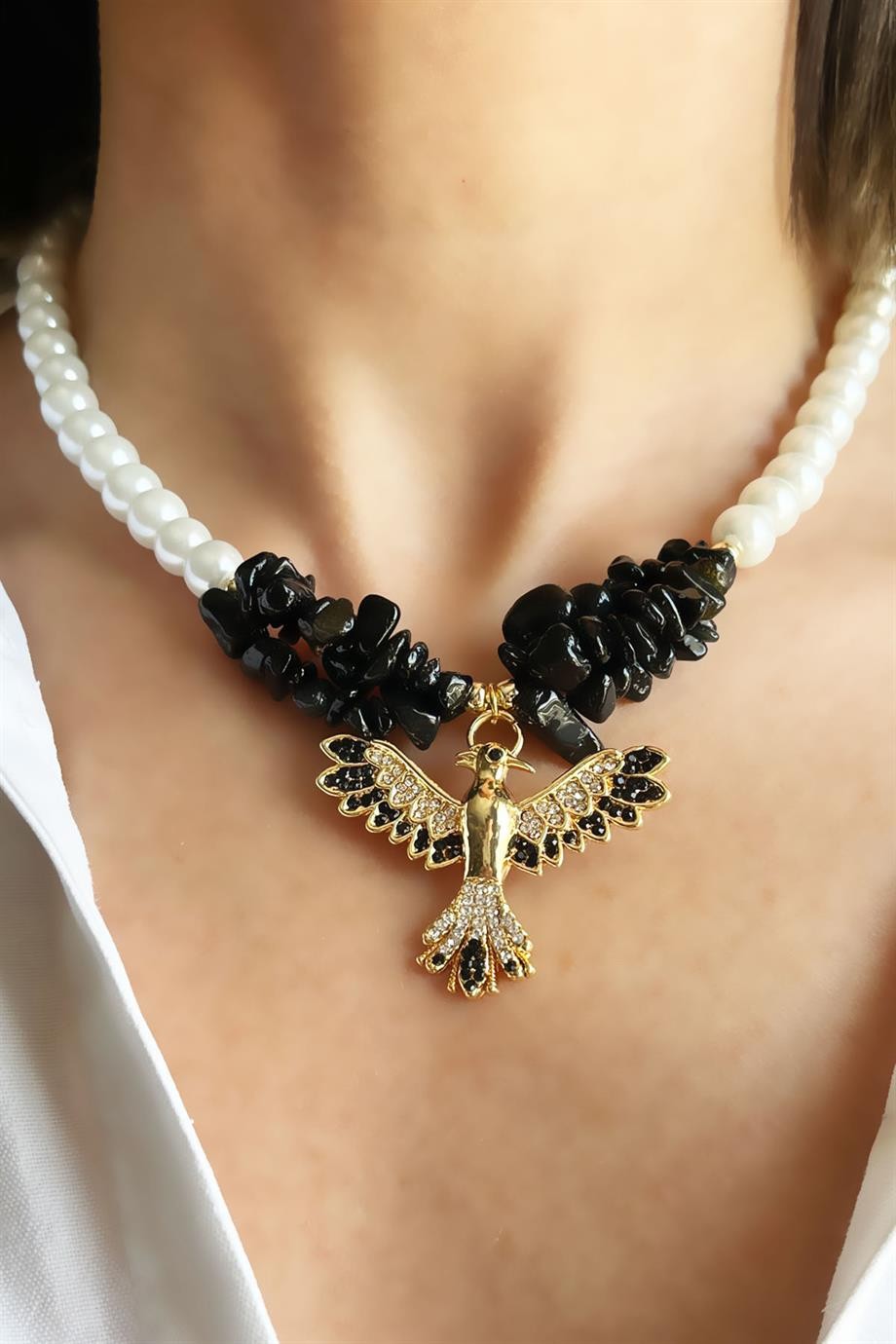Broken Natural Stone Phoenix Detailed Pearl Necklace