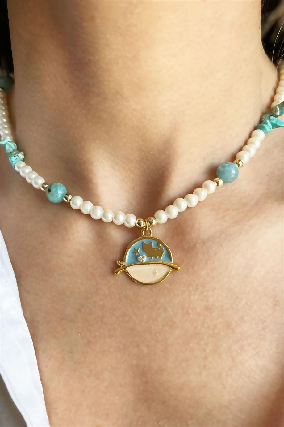 Natural Agate and Broken Stone Cat Detail Pearl Necklace