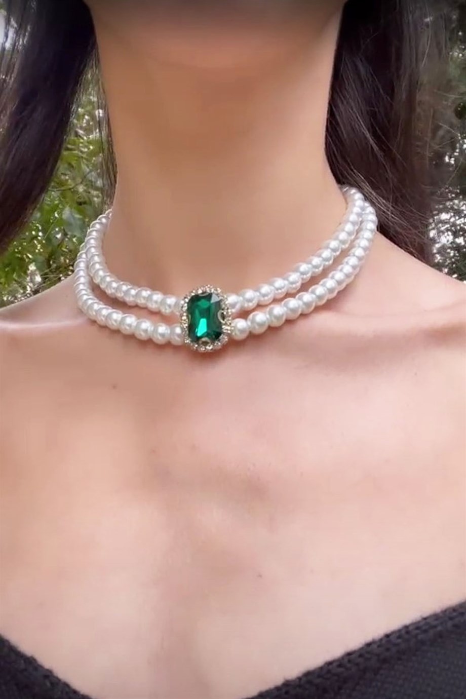 Khaki Crystal Winged Pearl Choker Necklace