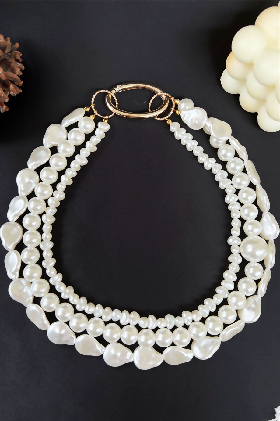 Design White Color Pearl Necklace