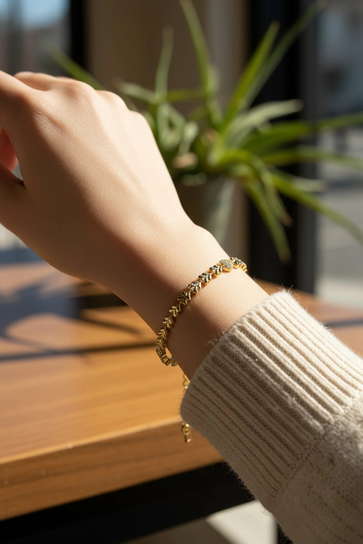 Kalpli Model Xuping Kararmaz Bileklik – Gold | Zarif, Şık ve Dayanıklı Tasarım